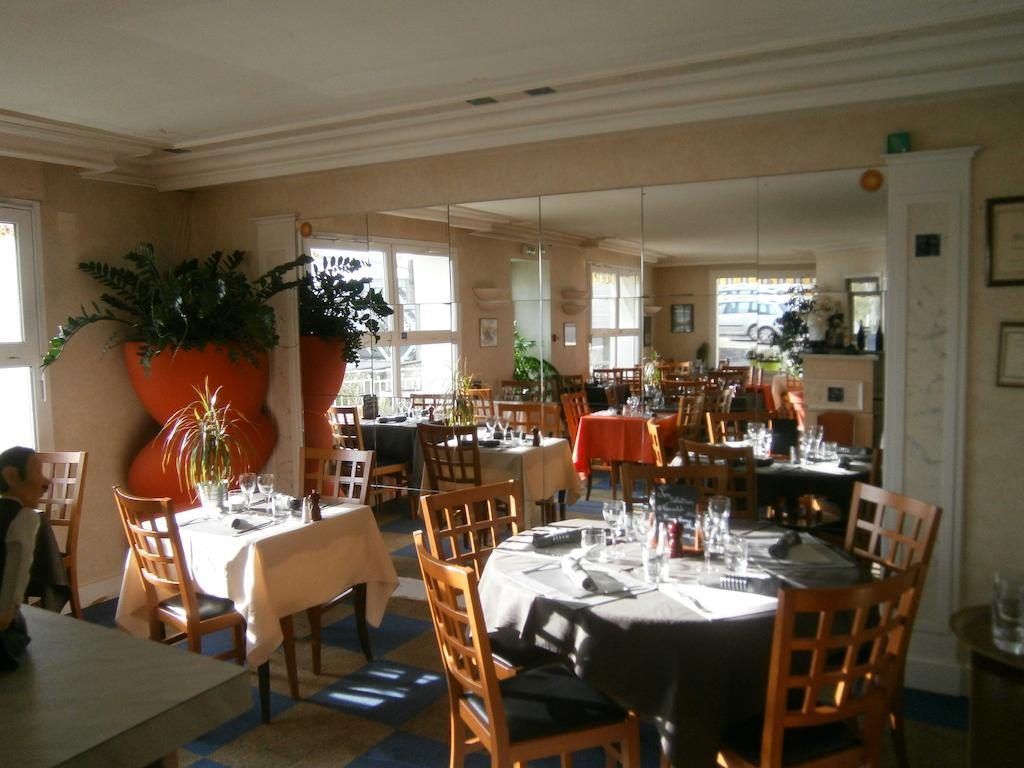 小渔夫酒店 Saint-Florent-le-Vieil 外观 照片